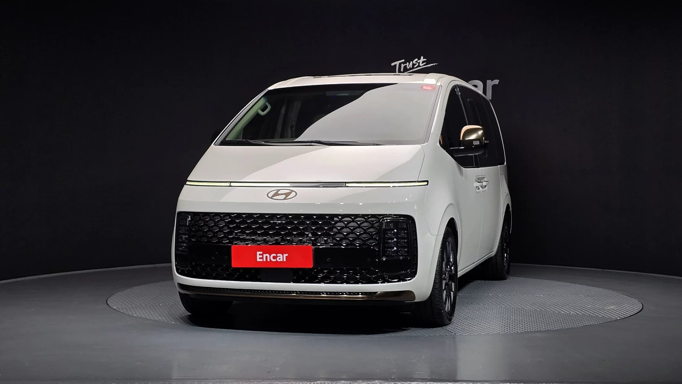 Hyundai Staria 4WD Lounge 7-Seater Inspiration, 2024 г. 10707 км. — фото 3