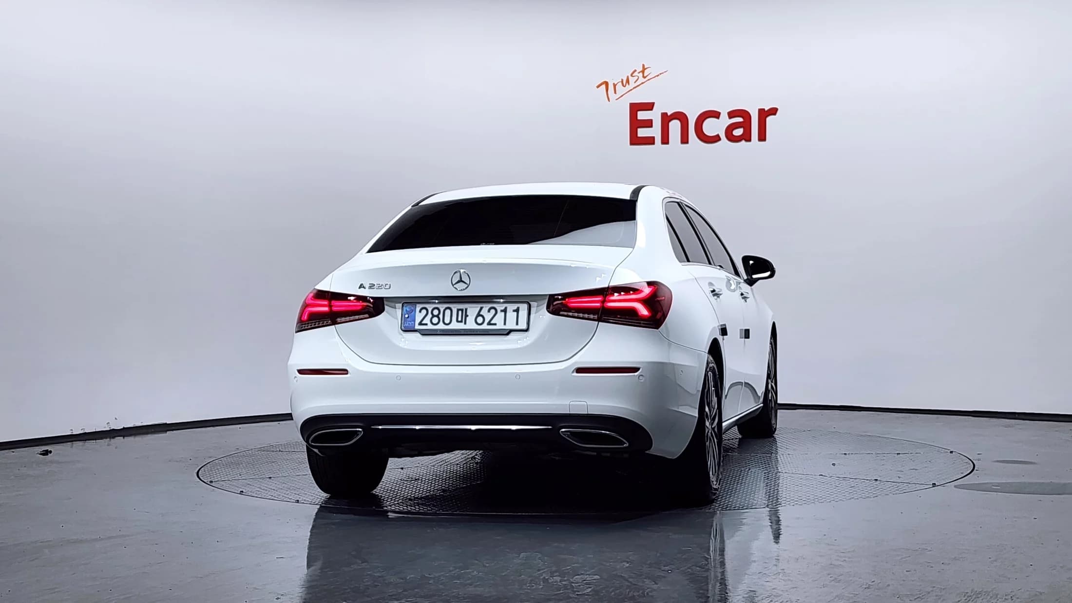 Mercedes-Benz A-Class A220 Sedan, 2022 г. 41935 км. — фото 4