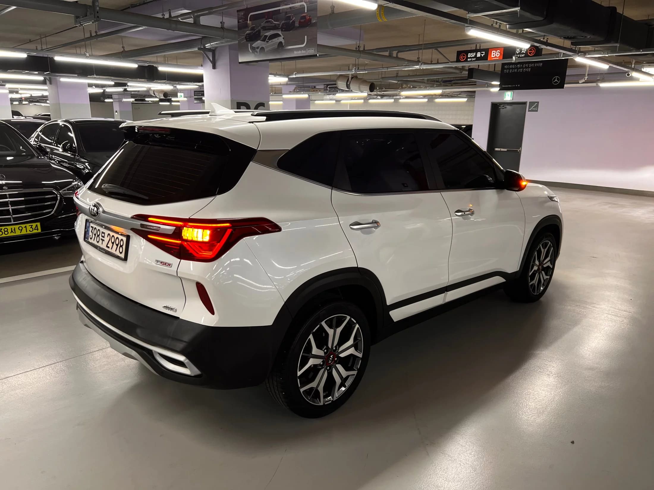 Kia Seltos Gasoline 1.6 Turbo 4WD Signature, 2021 г. 73095 км. — фото 2