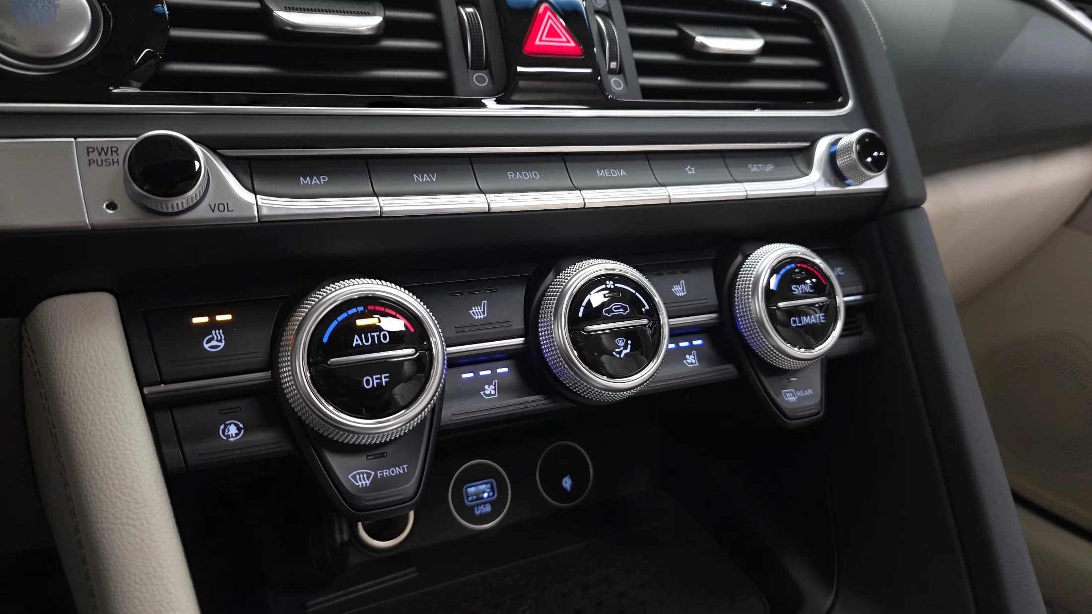 Genesis G70 Gasoline 2.0T 2WD, 2021 г. 84865 км. — фото 16
