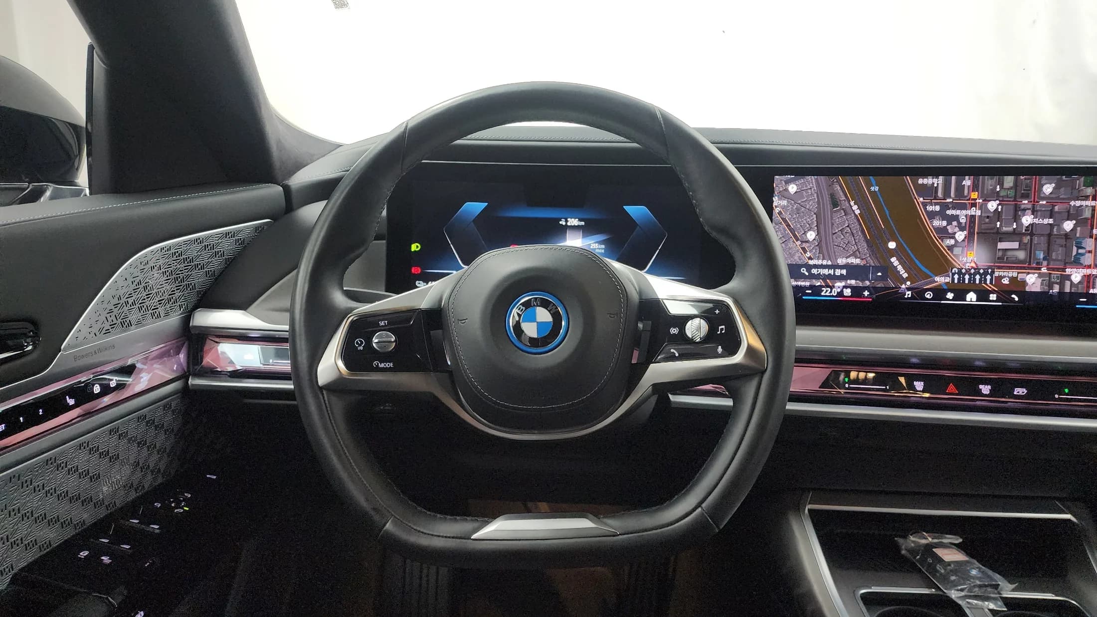 BMW i7 xDrive 60 Design Pure Excellence, электромобиль, 2023 г. 43229 км. — фото 13