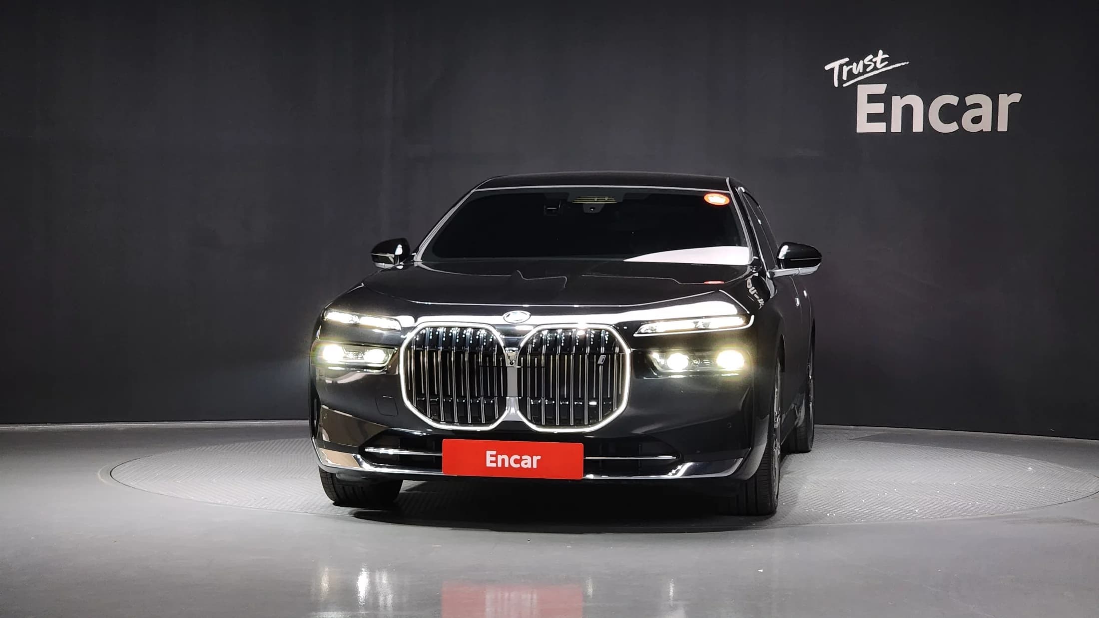 BMW i7 xDrive 60 Design Pure Excellence, электромобиль, 2023 г. 43229 км. — фото 3