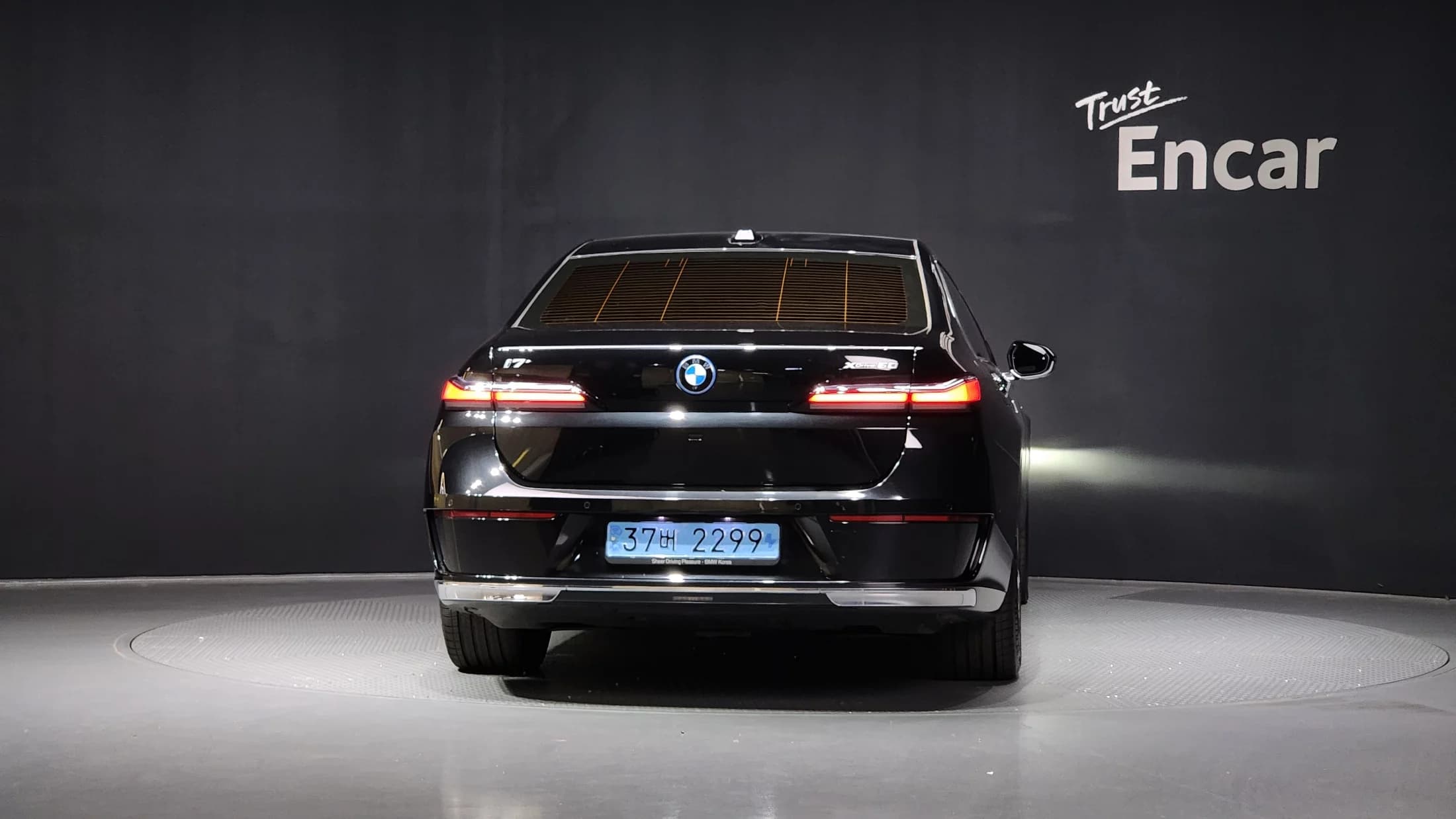 BMW i7 xDrive 60 Design Pure Excellence, электромобиль, 2023 г. 43229 км. — фото 4