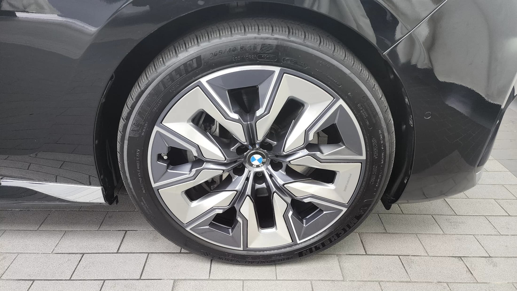 BMW i7 xDrive 60 Design Pure Excellence, электромобиль, 2023 г. 43229 км. — фото 5
