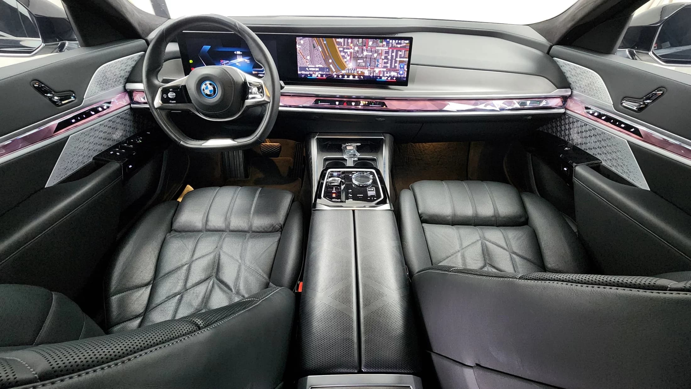 BMW i7 xDrive 60 Design Pure Excellence, электромобиль, 2023 г. 43229 км. — фото 7
