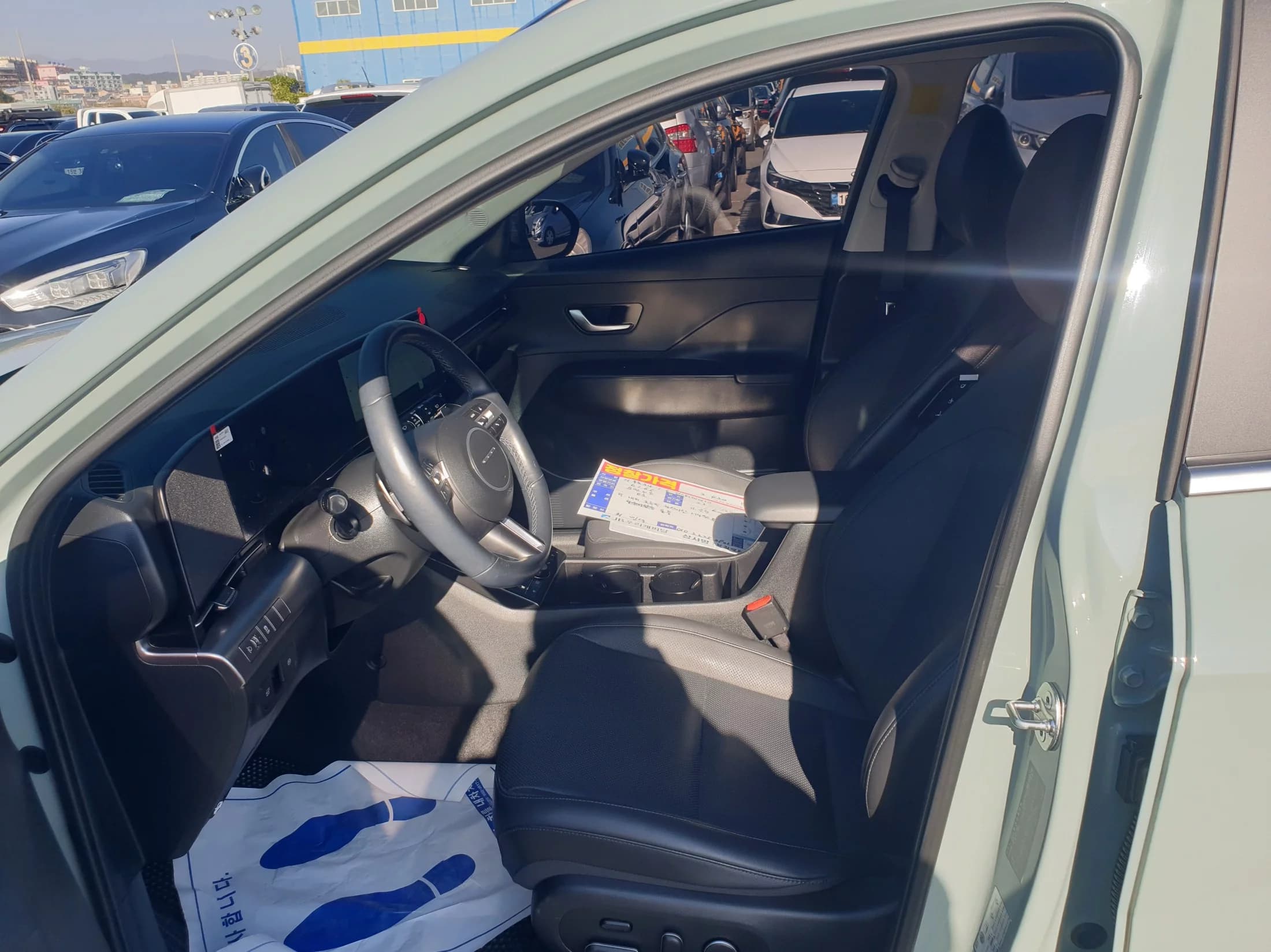 Hyundai Kona Gasoline 1.6 Turbo 2WD Inspiration, 2023 г. 84459 км. — фото 17