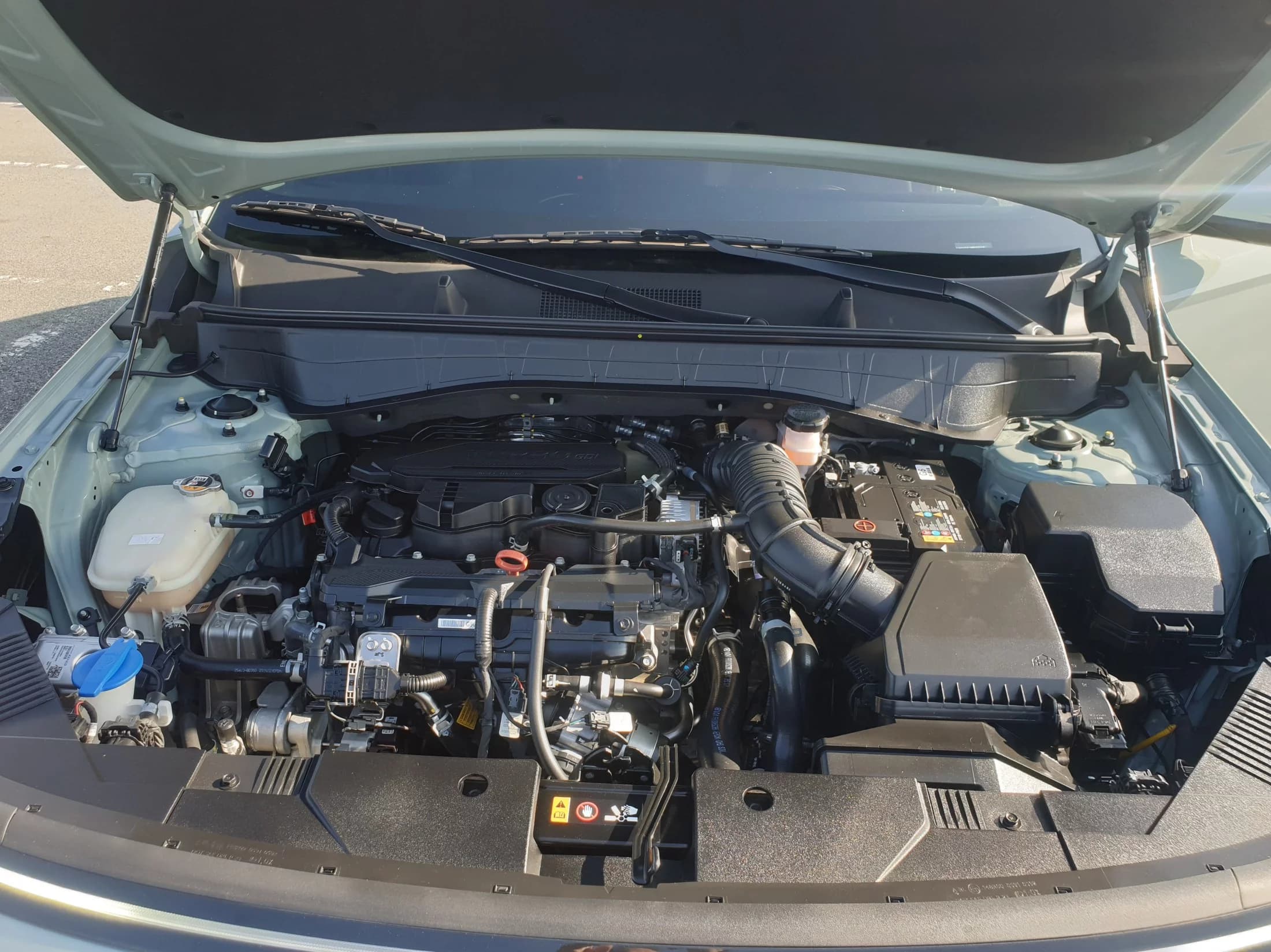 Hyundai Kona Gasoline 1.6 Turbo 2WD Inspiration, 2023 г. 84459 км. — фото 6