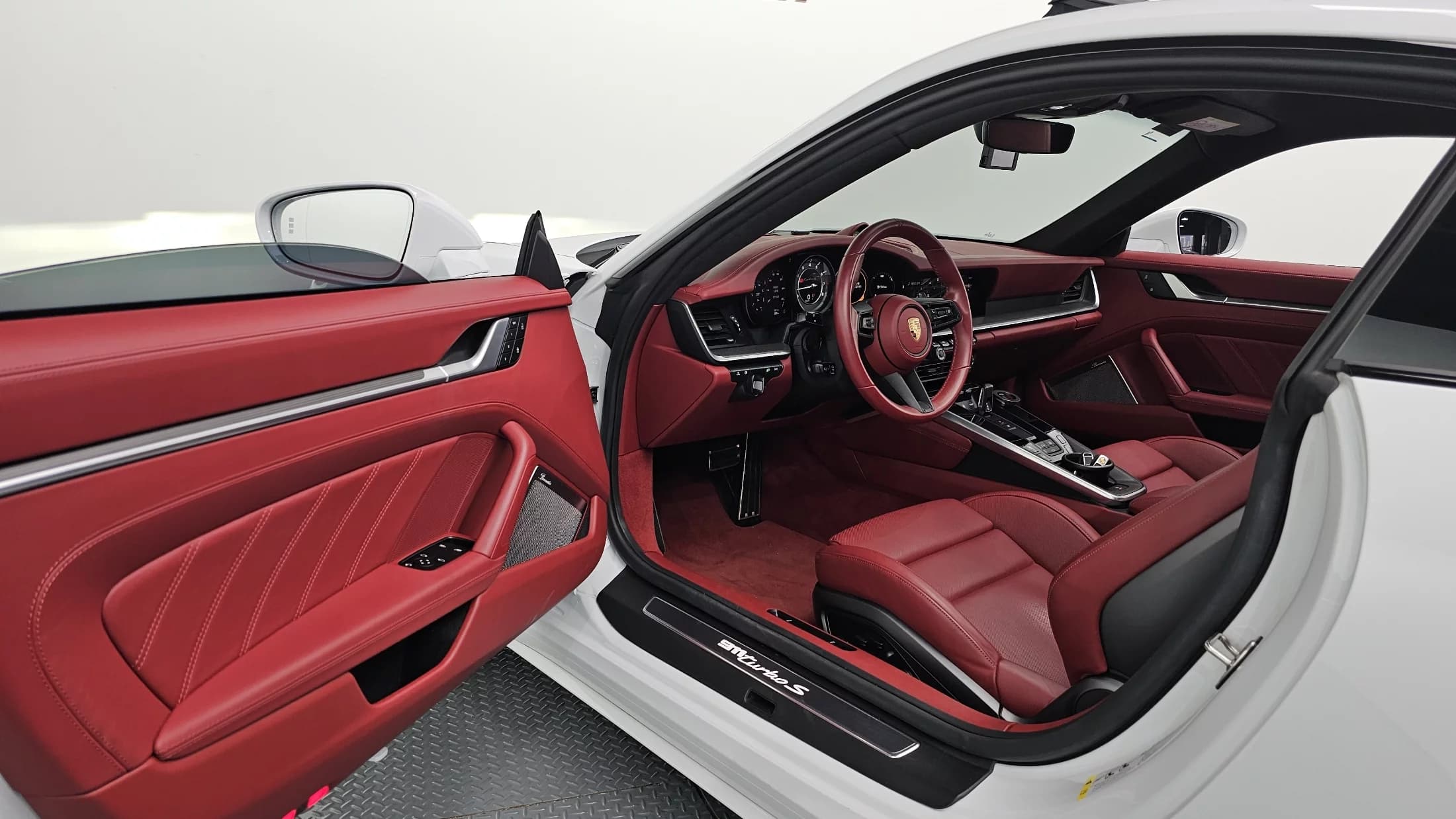 Porsche 911 Turbo S, 2023 г. 5653 км. — фото 11