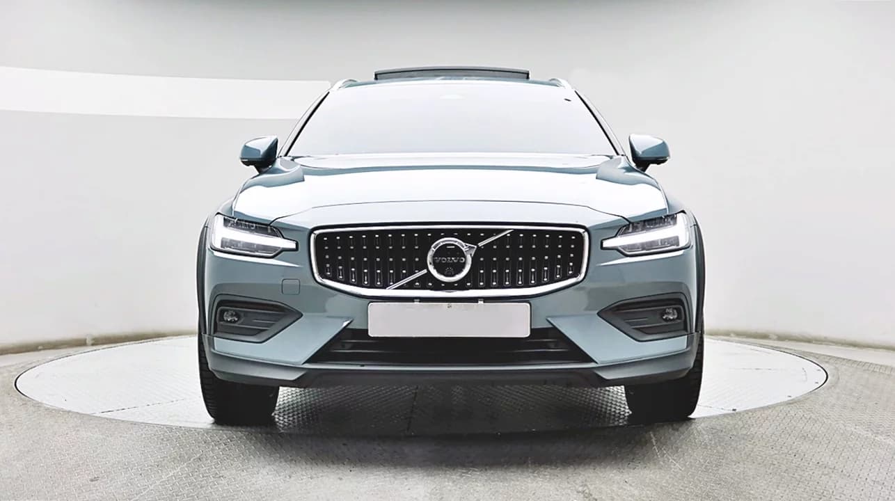 Volvo V60 B5 Ultimate AWD, 2023 г. 19147 км. — фото 4