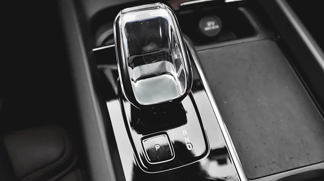 Volvo V60 B5 Ultimate AWD, 2023 г. 19147 км. — фото 33