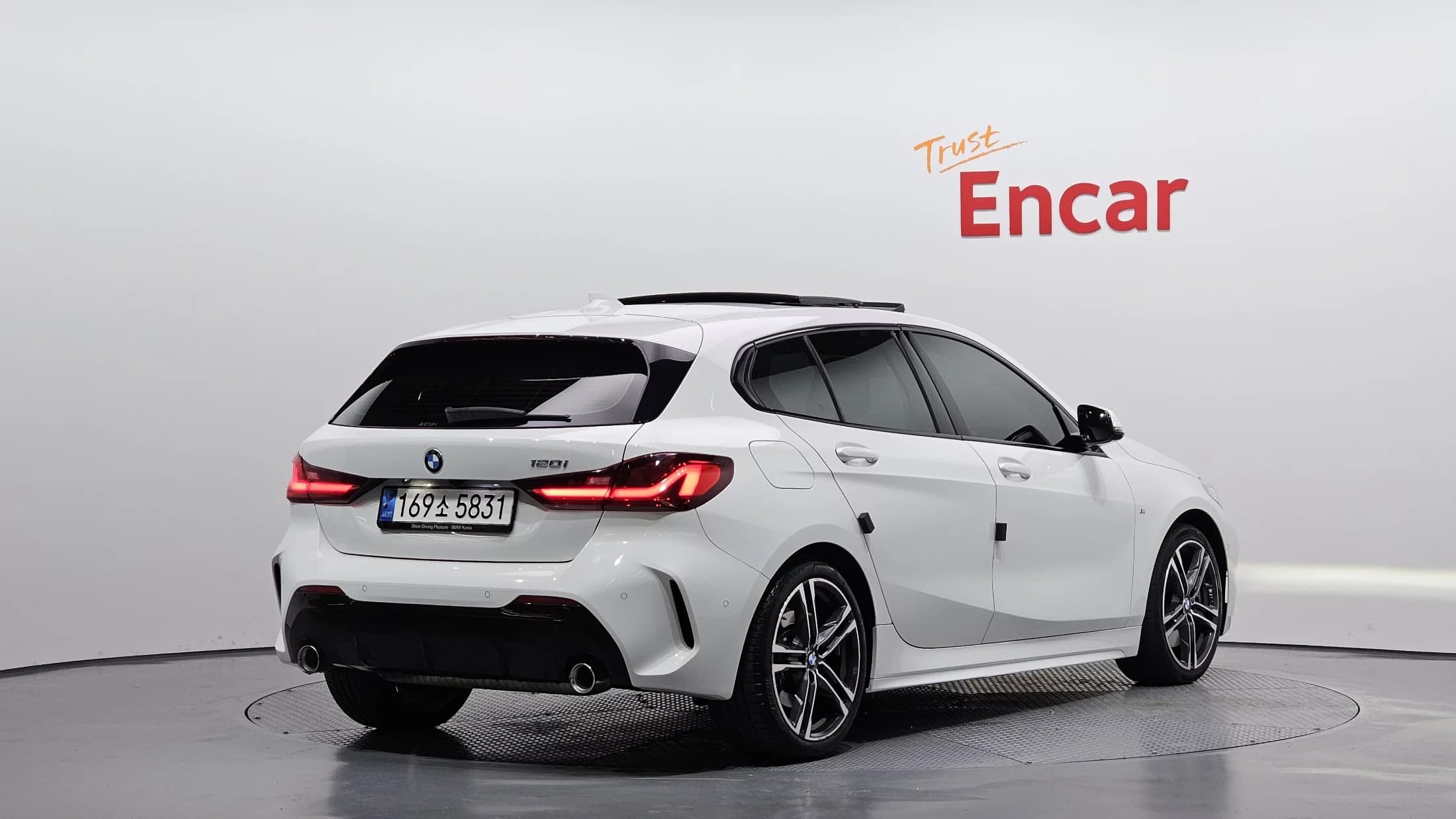 BMW 1-Series 120i M Sports, 2022 г. 25224 км. — фото 2