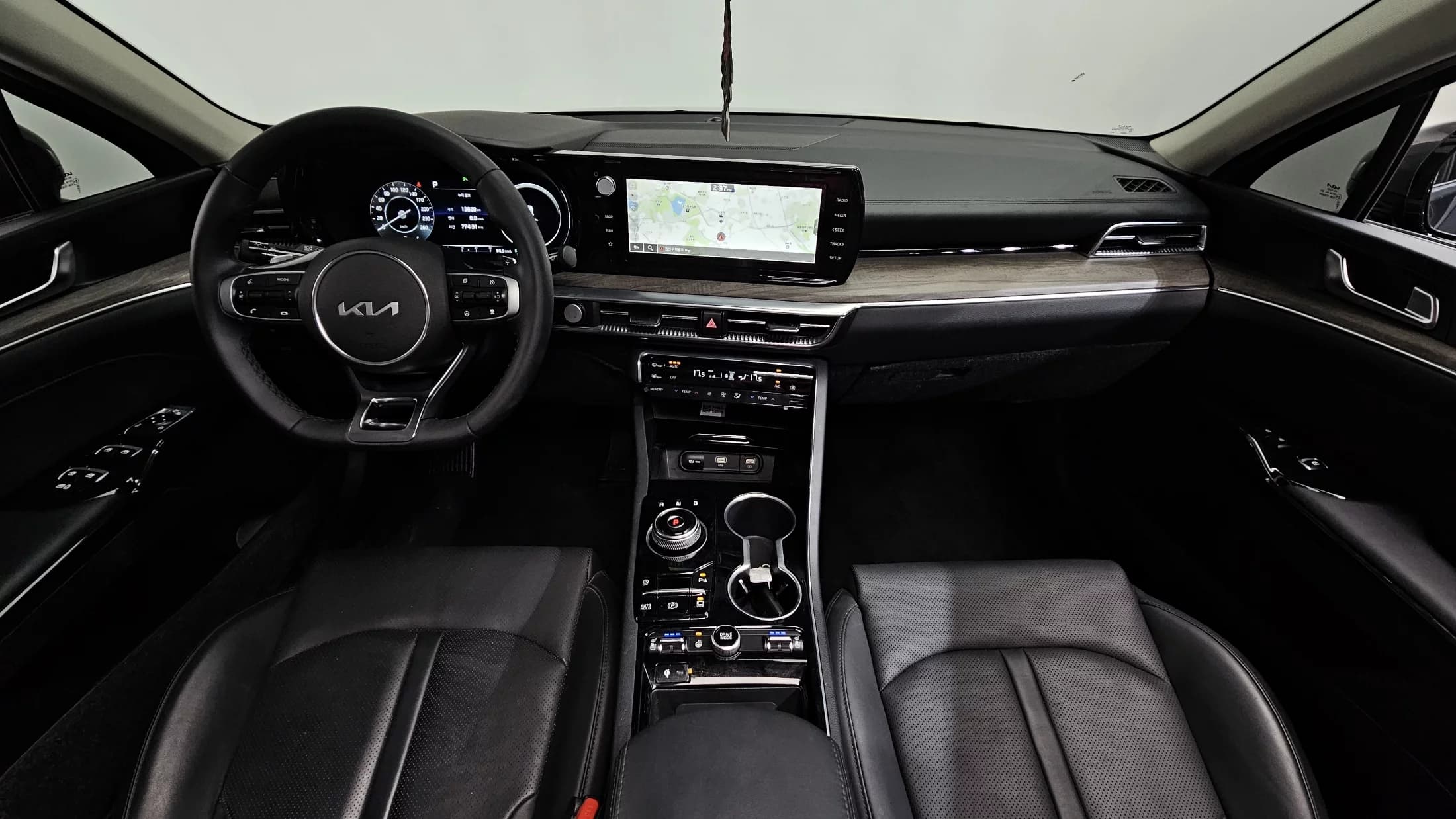 Kia K5 (Киа Оптима) 1.6 Turbo Noblesse, 2023 г. 13973 км. — фото 13