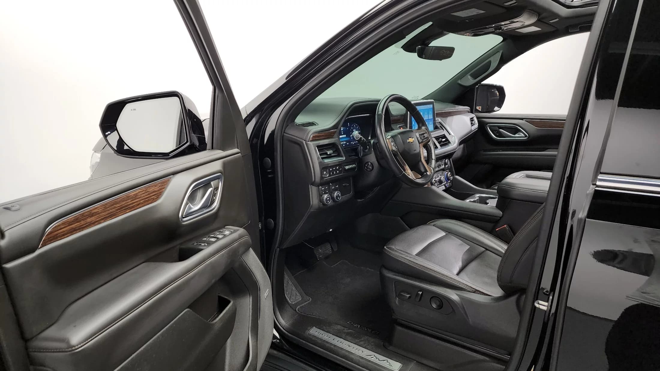 Daewoo Tahoe 6.2 High Country 4WD, 2022 г. 60578 км. — фото 10