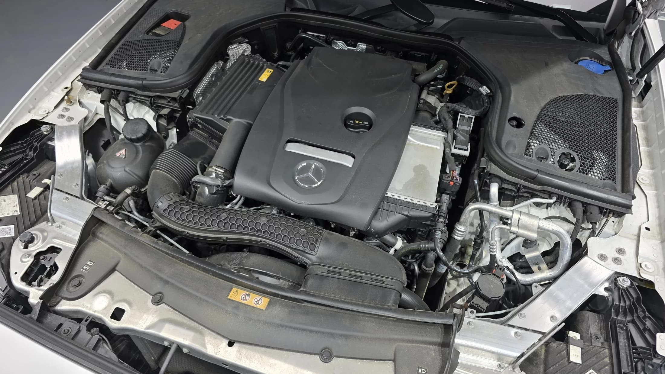Mercedes-Benz E-Class E250 AMG Line, 2023 г. 31870 км. — фото 6