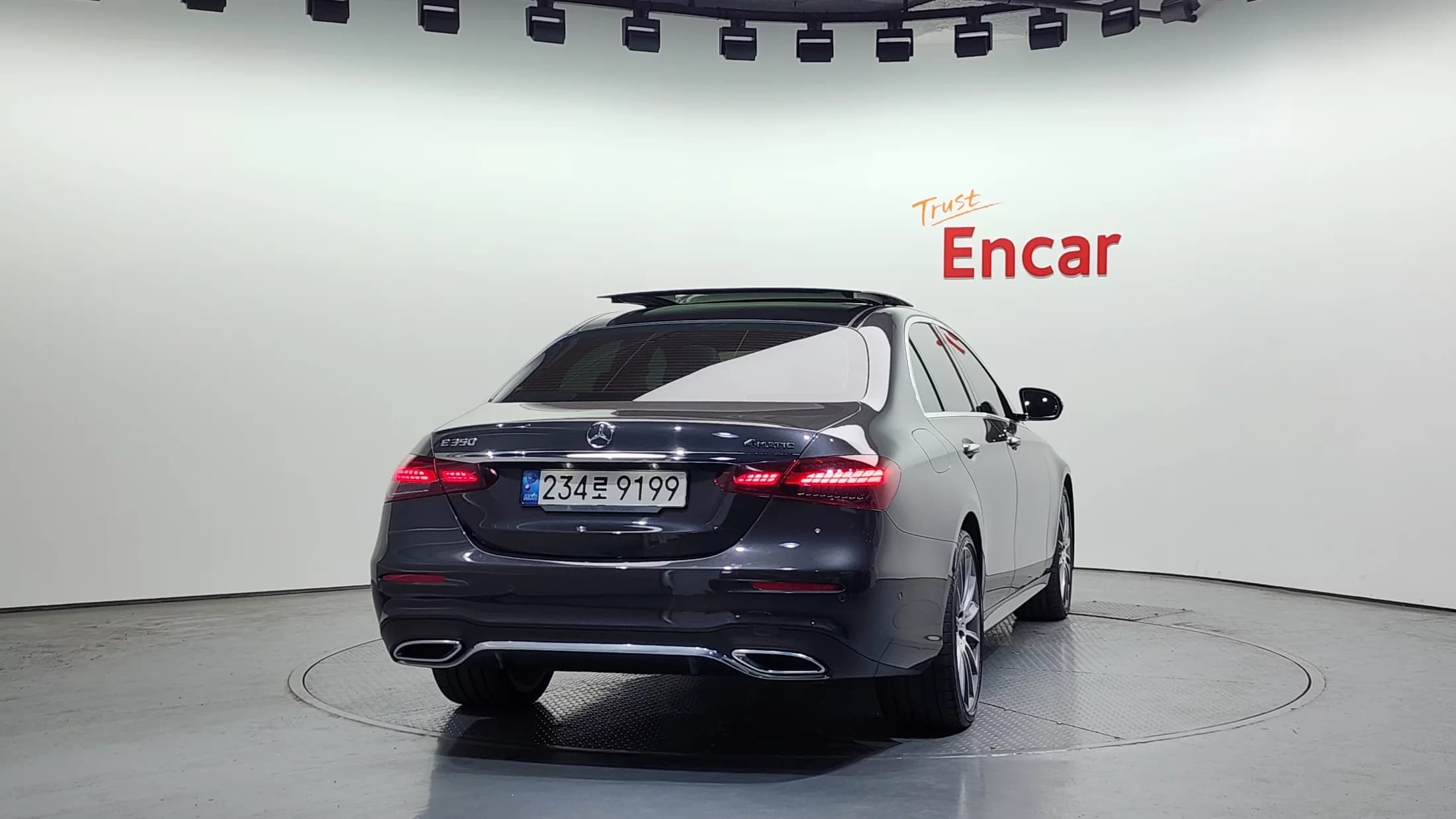 Mercedes-Benz E-Class E350 4MATIC AMG Line, 2021 г. 75673 км. — фото 4