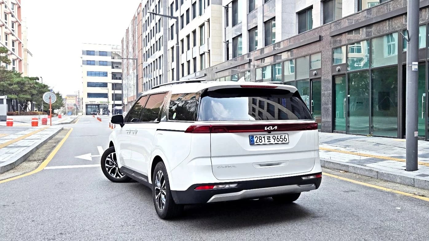 Kia Carnival 9-Seater Noblesse, 2022 г. 44644 км. — фото 2