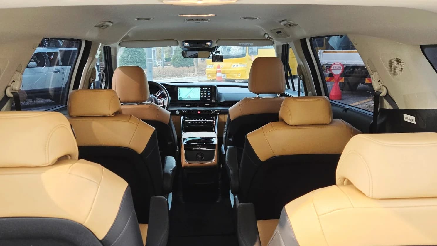 Kia Carnival 9-Seater Noblesse, 2022 г. 44644 км. — фото 18