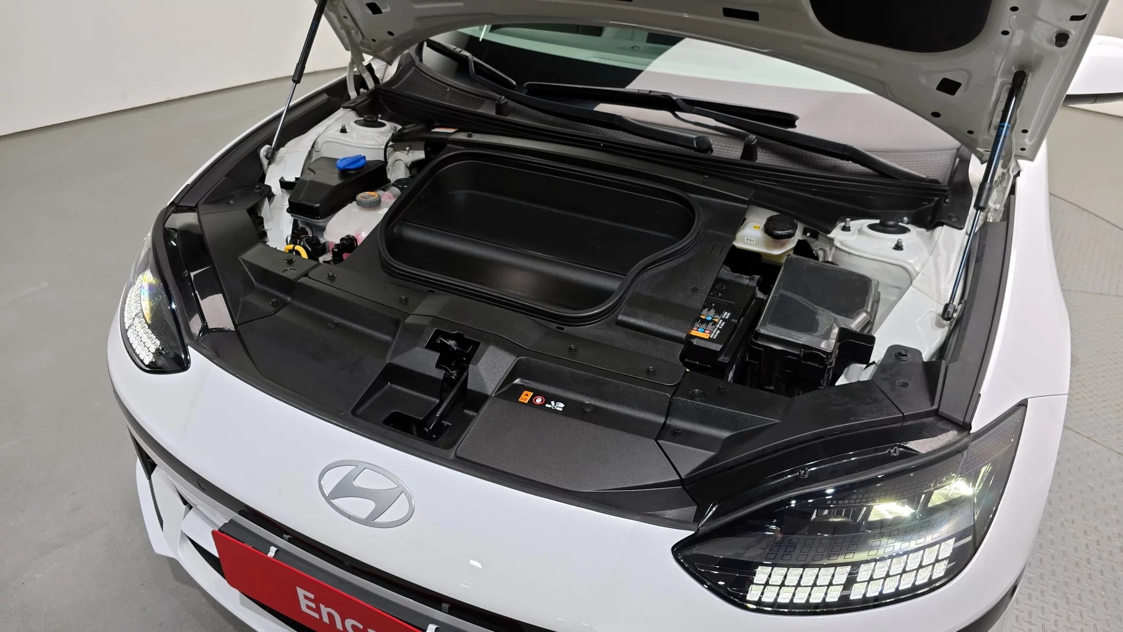 Hyundai Ioniq 6 Long Range AWD Exclusive +, электромобиль, 2023 г. 43384 км. — фото 6