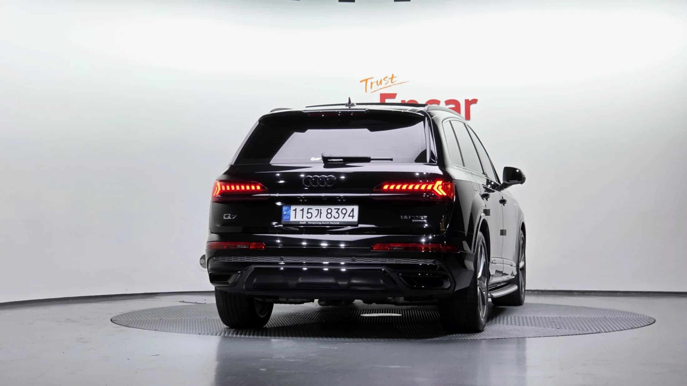Audi Q7 55 TFSI Quattro Premium, 2023 г. 7957 км. — фото 4