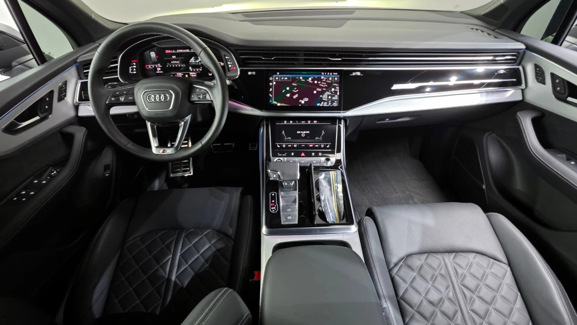 Audi Q7 55 TFSI Quattro Premium, 2023 г. 7957 км. — фото 7