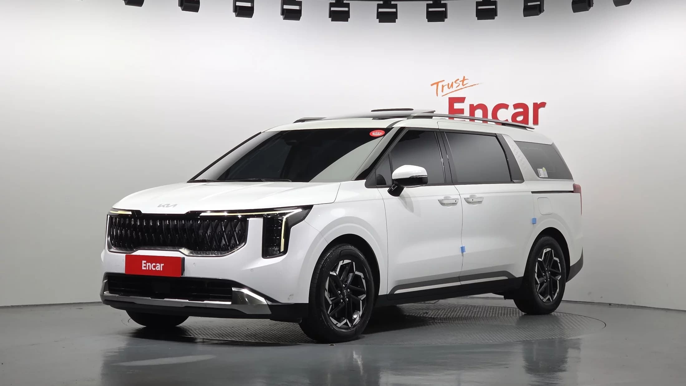 Kia Carnival 9-Seater Noblesse, 2023 г. 27675 км.