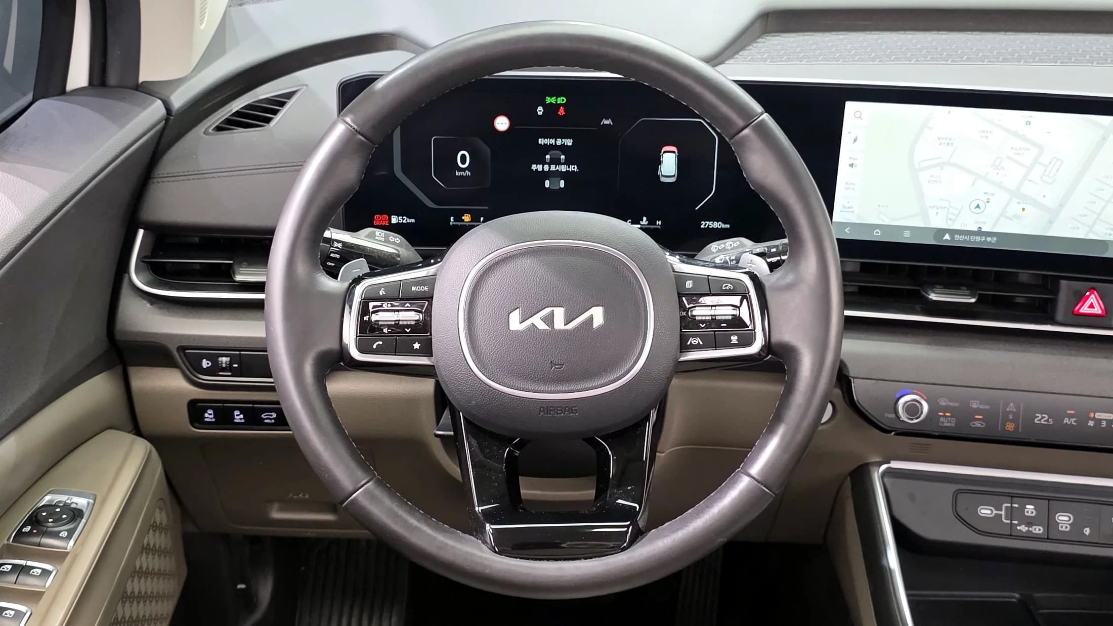 Kia Carnival 9-Seater Noblesse, 2023 г. 27675 км. — фото 14