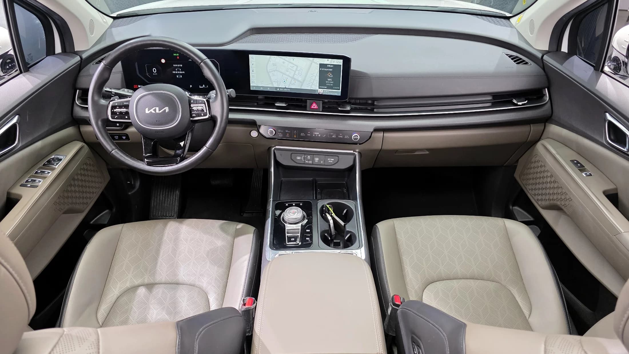 Kia Carnival 9-Seater Noblesse, 2023 г. 27675 км. — фото 7