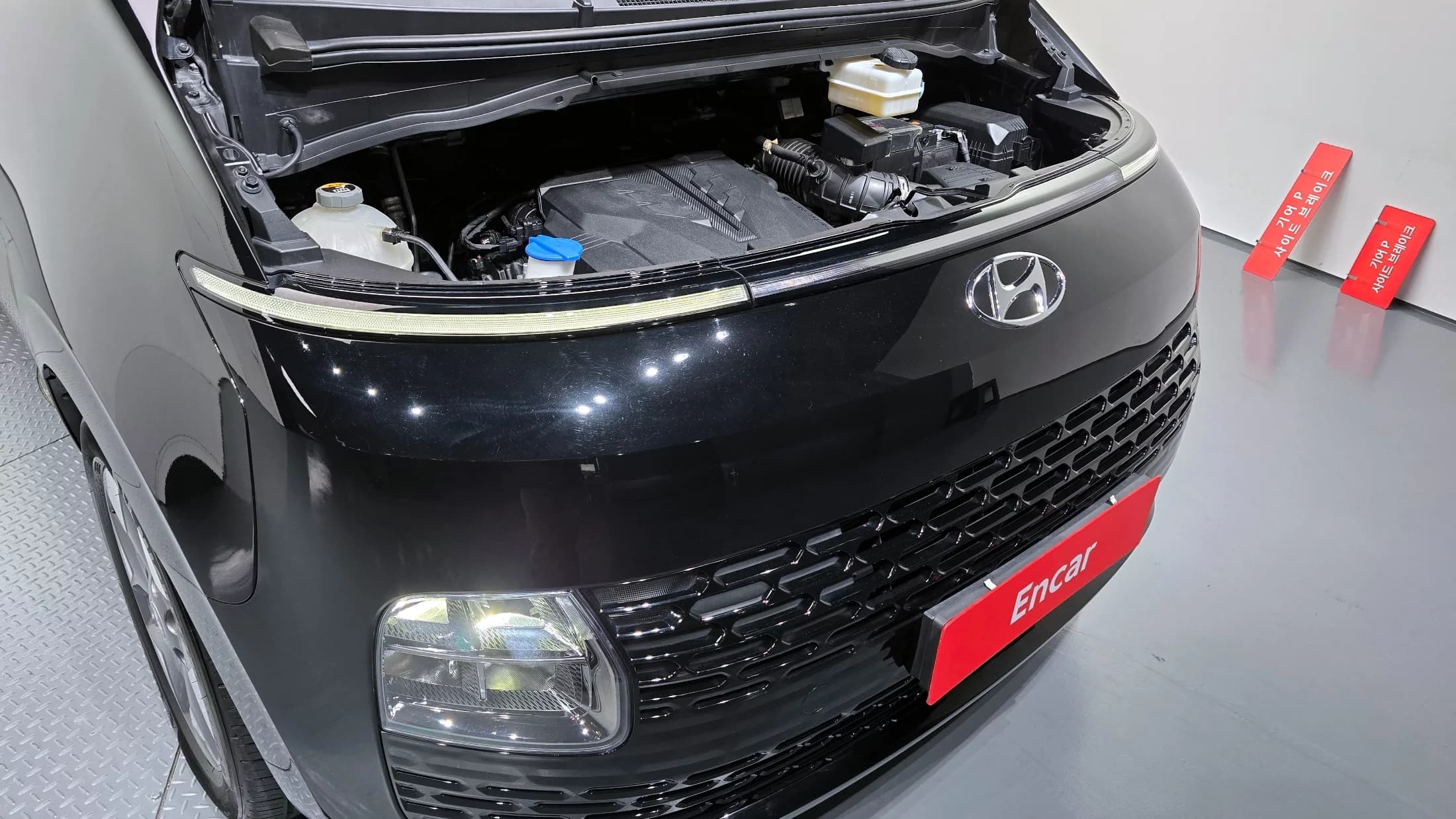 Hyundai Staria L3.5 Tourer 11-Seater Modern, 2021 г. 72145 км. — фото 6