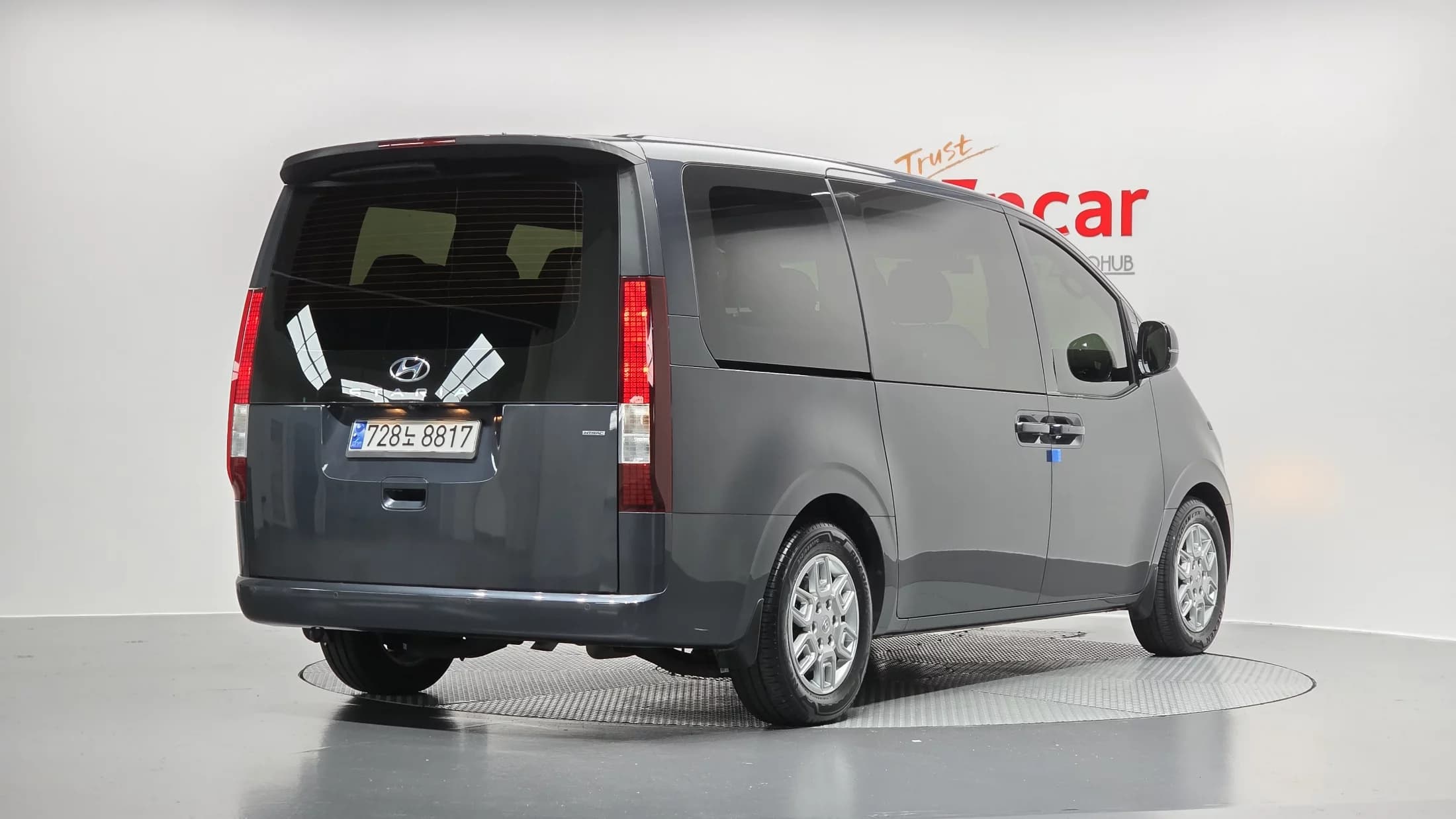 Hyundai Staria 4WD Tourer 11-Seater Modern, 2022 г. 3764 км. — фото 2