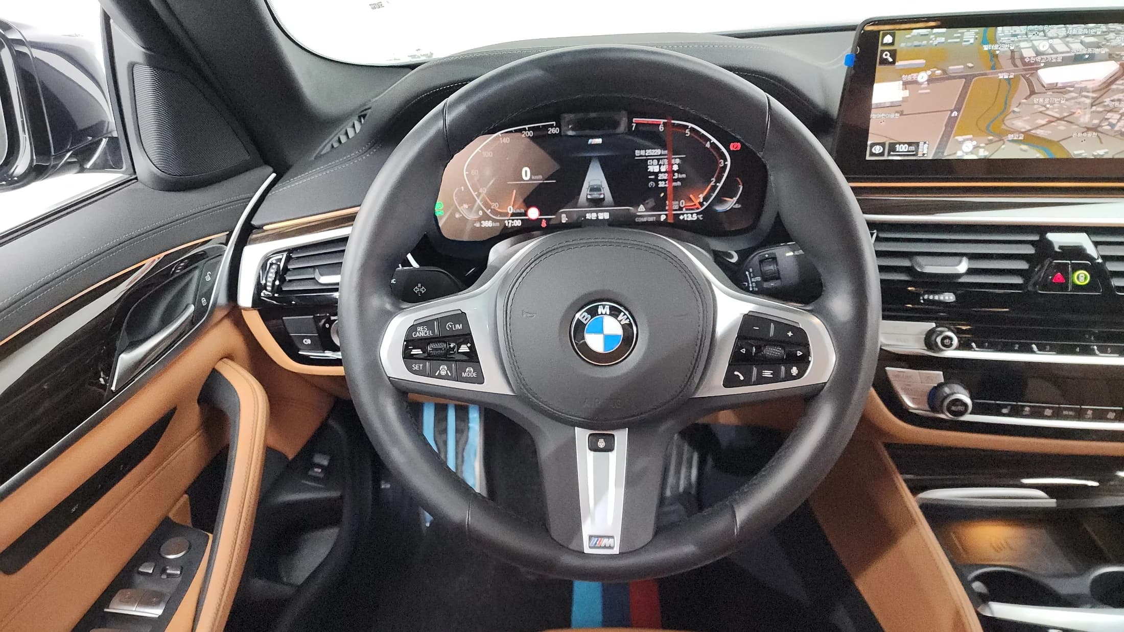 BMW 5-Series 520i M Sport, 2022 г. 25250 км. — фото 13