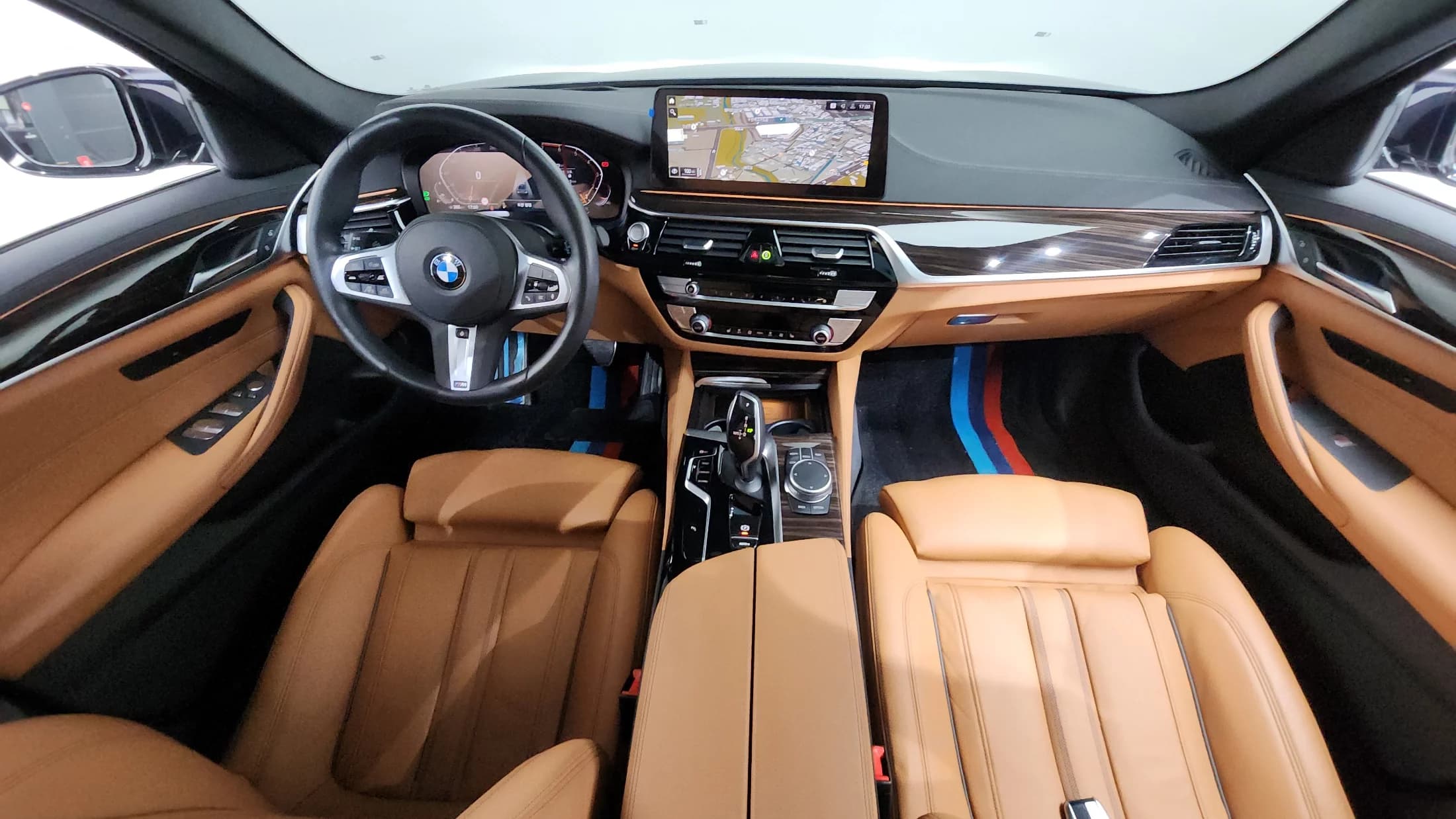 BMW 5-Series 520i M Sport, 2022 г. 25250 км. — фото 7
