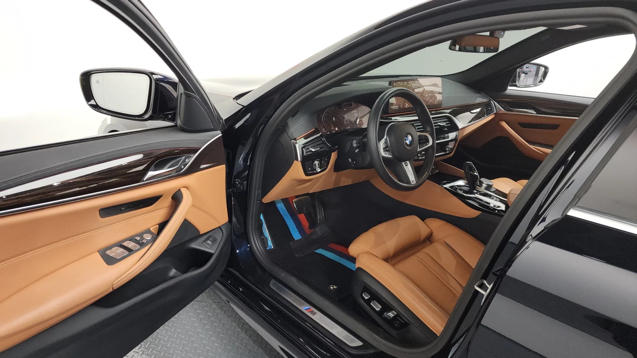 BMW 5-Series 520i M Sport, 2022 г. 25250 км. — фото 10