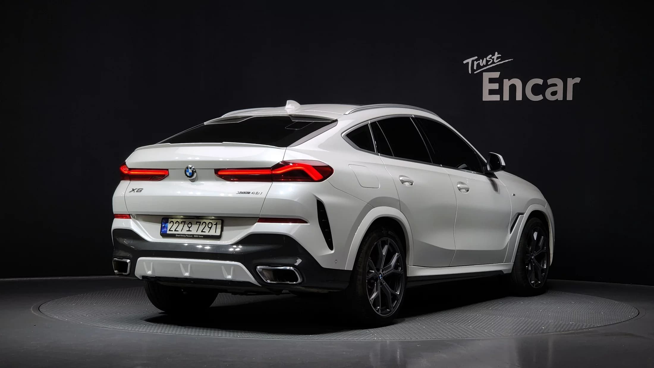 BMW X6 xDrive40i M Sport, 2023 г. 53502 км. — фото 2