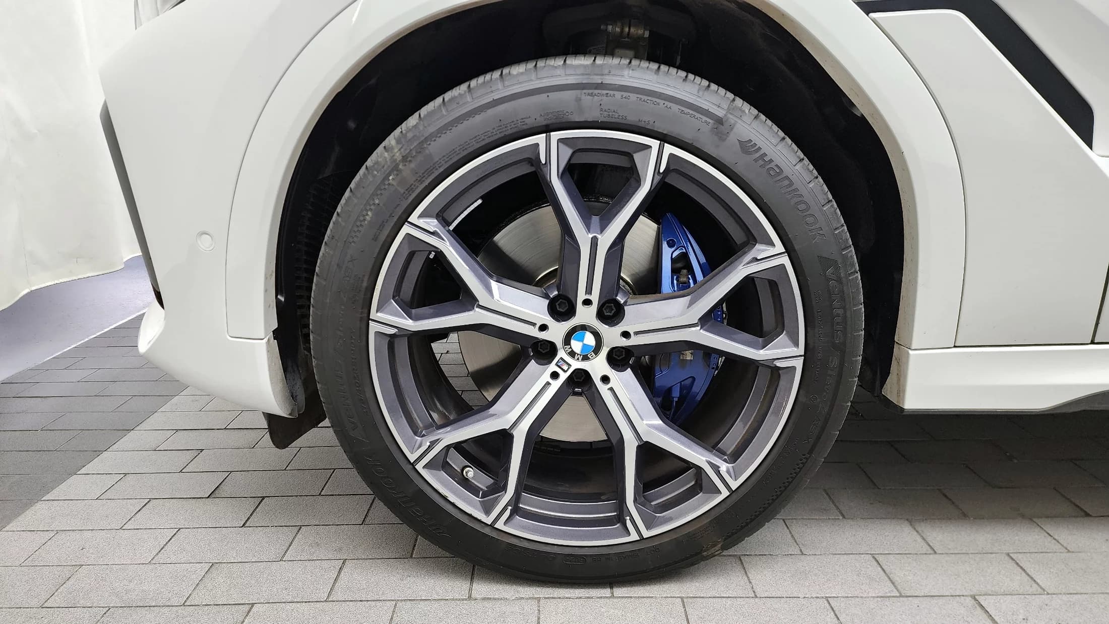 BMW X6 xDrive40i M Sport, 2023 г. 53502 км. — фото 5