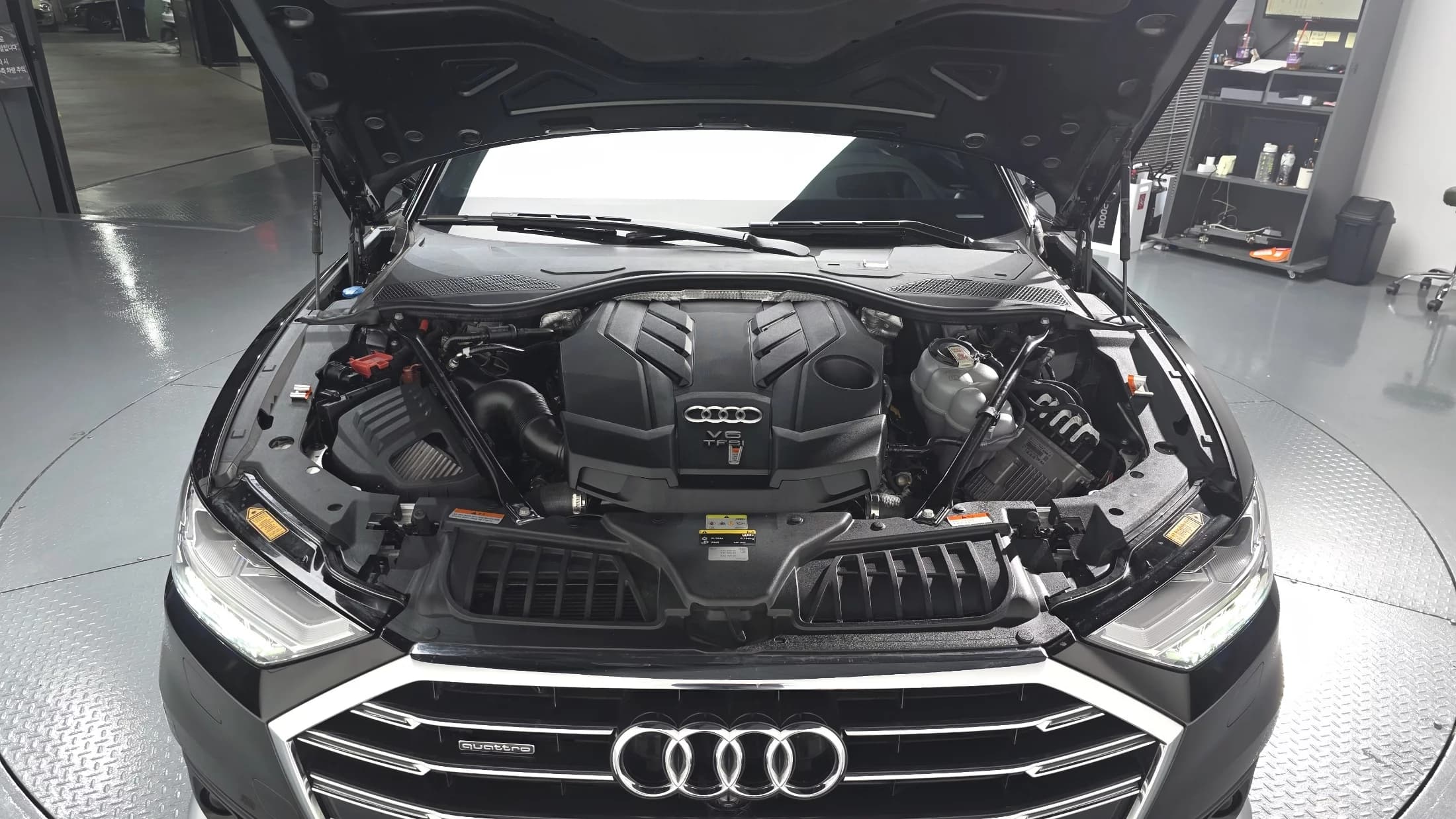Audi A8 55 TFSI Quattro LWB, 2021 г. 79465 км. — фото 10