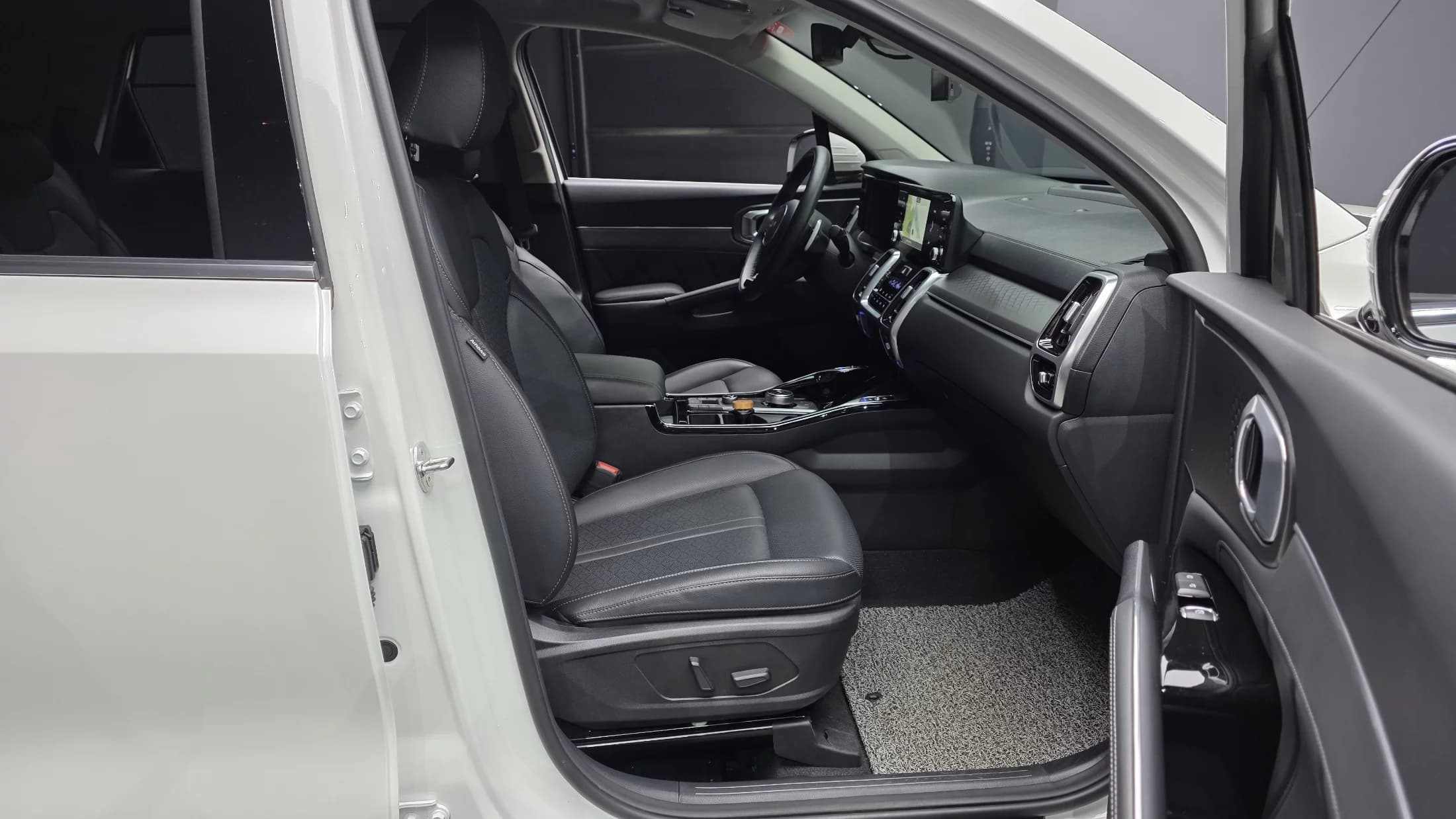 Kia Sorento Diesel 2.2 2WD Noblesse, 2023 г. 33595 км. — фото 11