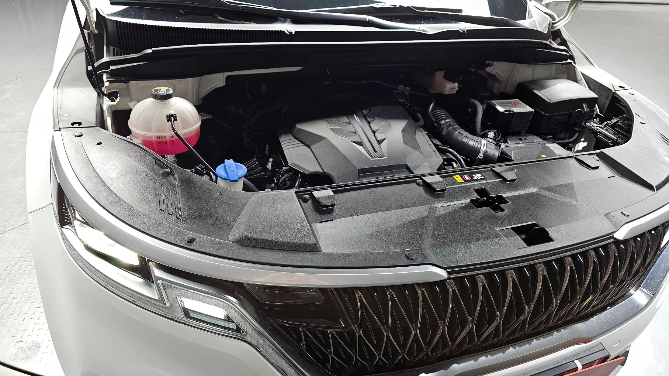 Kia Carnival Gasoline 9-Seater Prestige, 2021 г. 18219 км. — фото 6