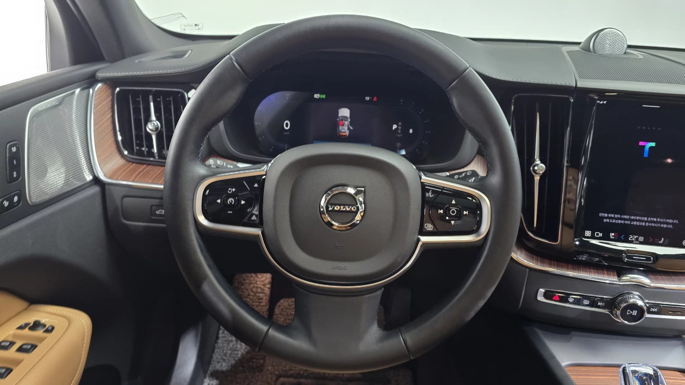 Volvo XC60 B5 Ultra Bright, 2024 г. 12218 км. — фото 13