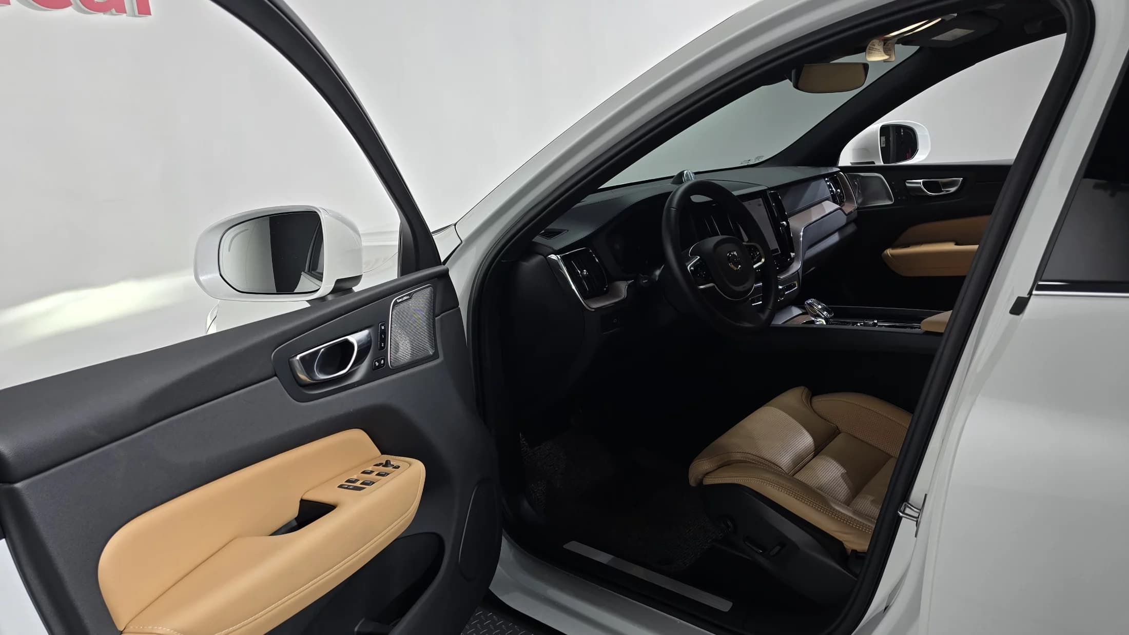 Volvo XC60 B5 Ultra Bright, 2024 г. 12218 км. — фото 10