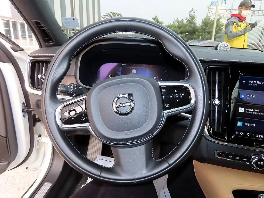 Volvo S90 B6 AWD Inscription, 2022 г. 99926 км. — фото 12