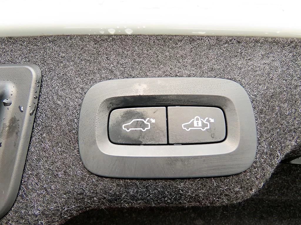 Volvo S90 B6 AWD Inscription, 2022 г. 99926 км. — фото 20
