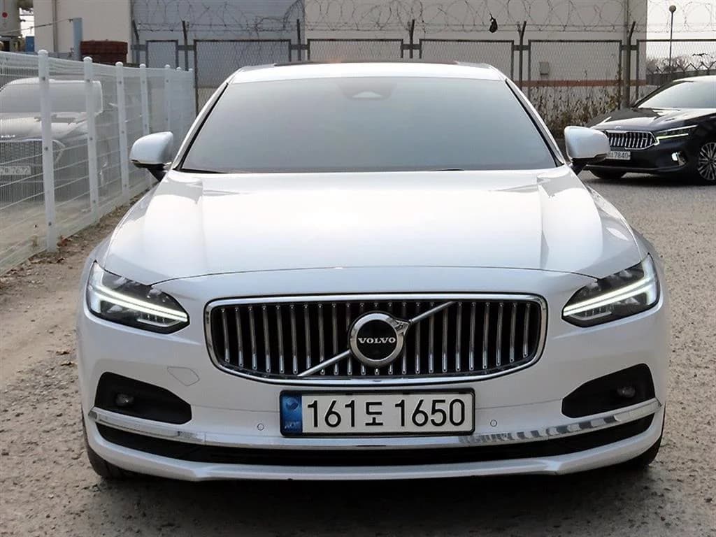 Volvo S90 B6 AWD Inscription, 2022 г. 99926 км. — фото 3