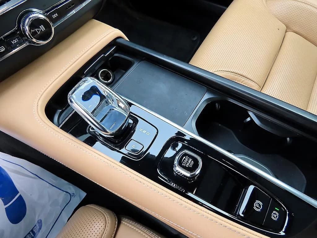 Volvo S90 B6 AWD Inscription, 2022 г. 99926 км. — фото 9