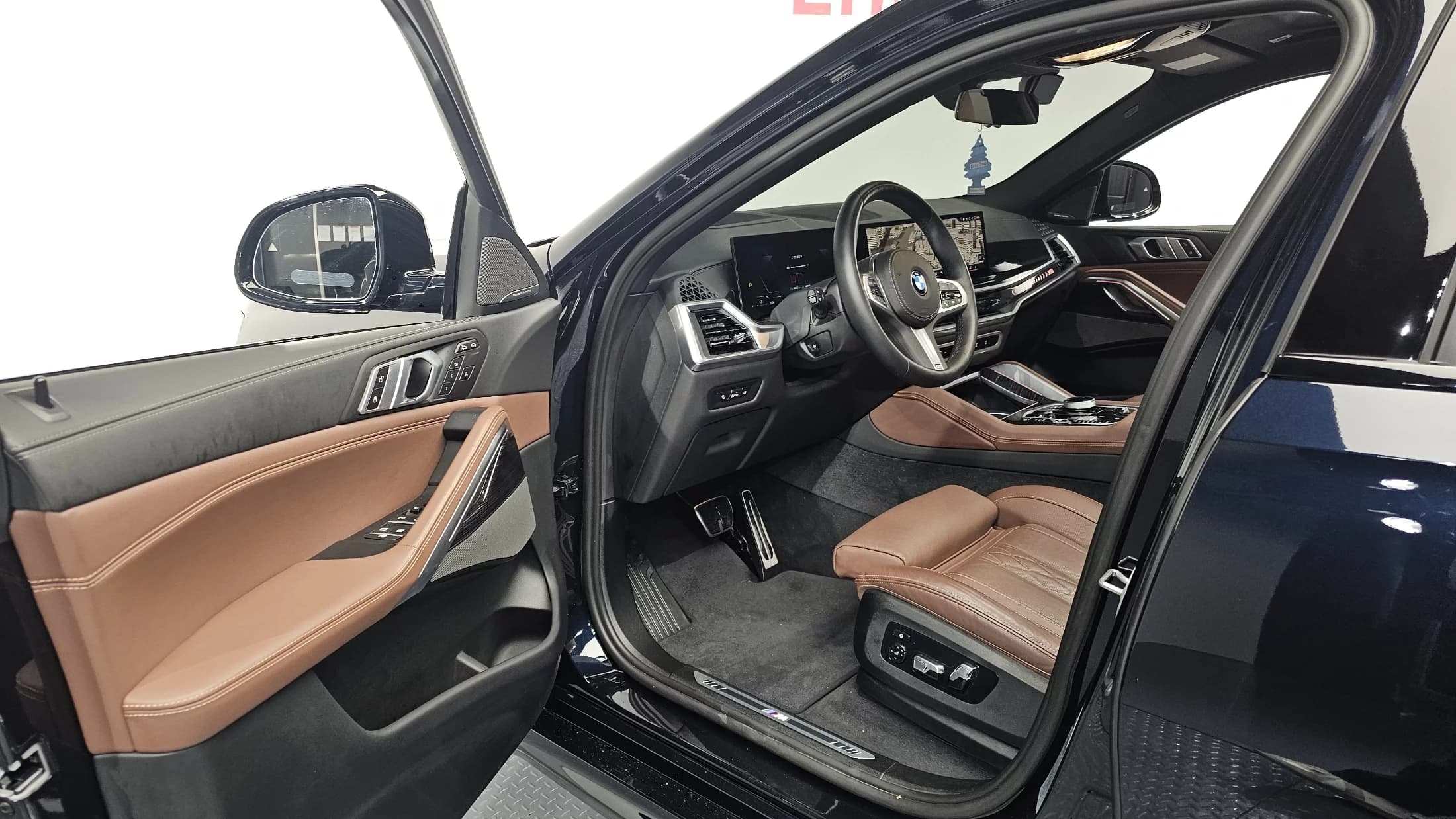 BMW X6 xDrive40i M Sport, 2024 г. 14086 км. — фото 10