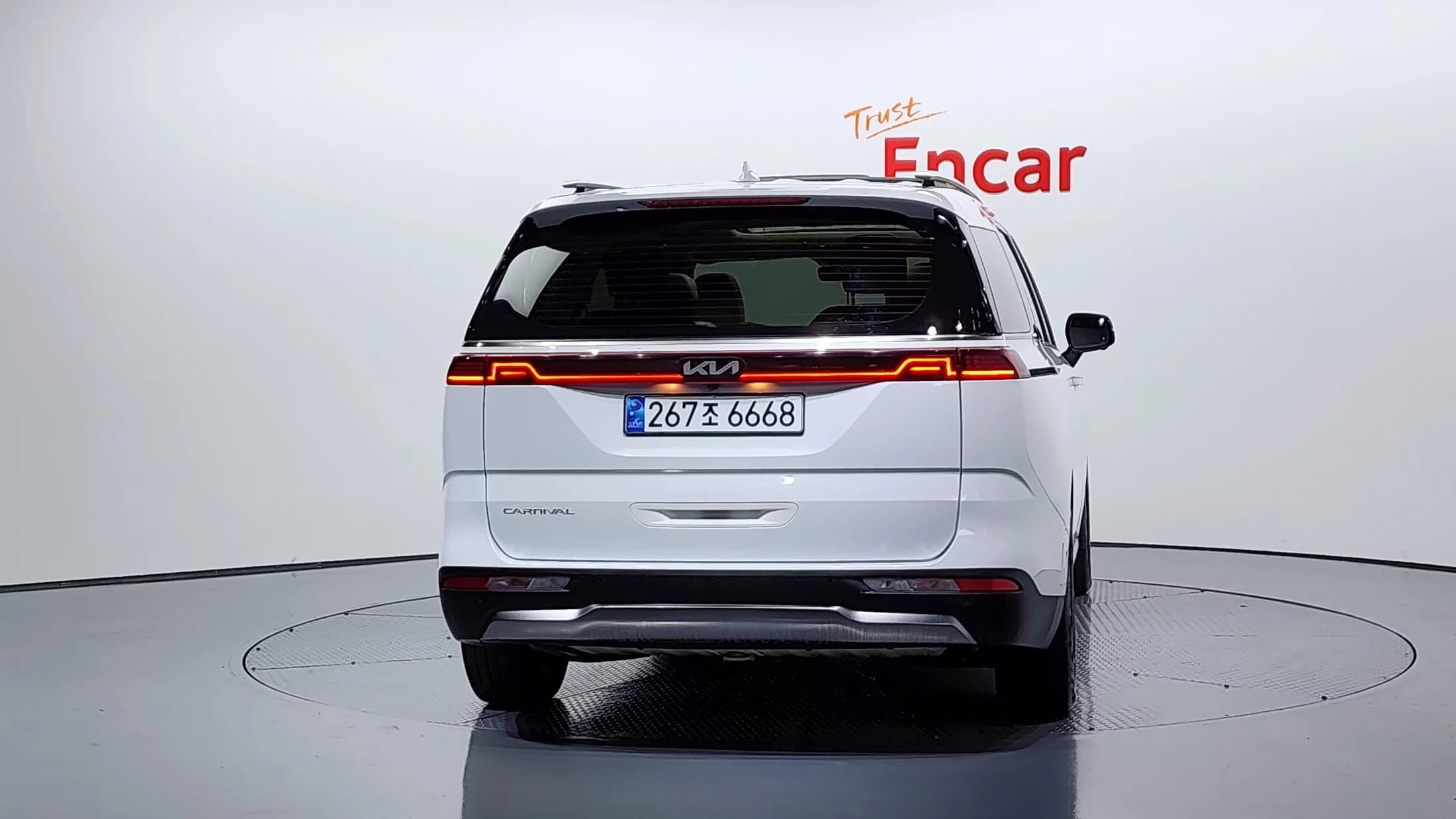 Kia Carnival 9-Seater Signature, 2021 г. 93606 км. — фото 4