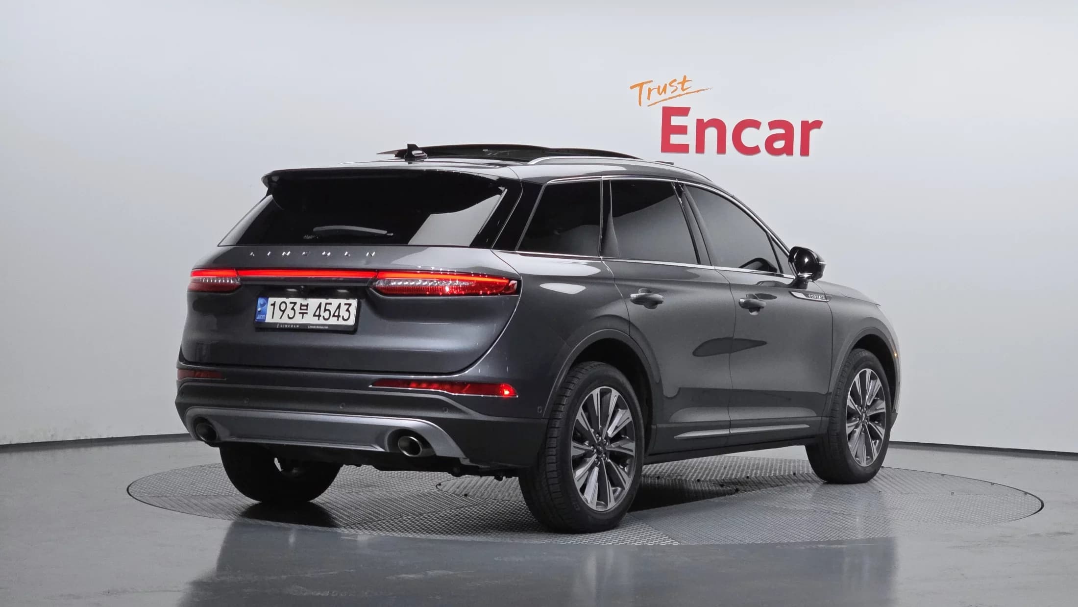 Lincoln Corsair 2.0 Reserve AWD, 2021 г. 30659 км. — фото 2
