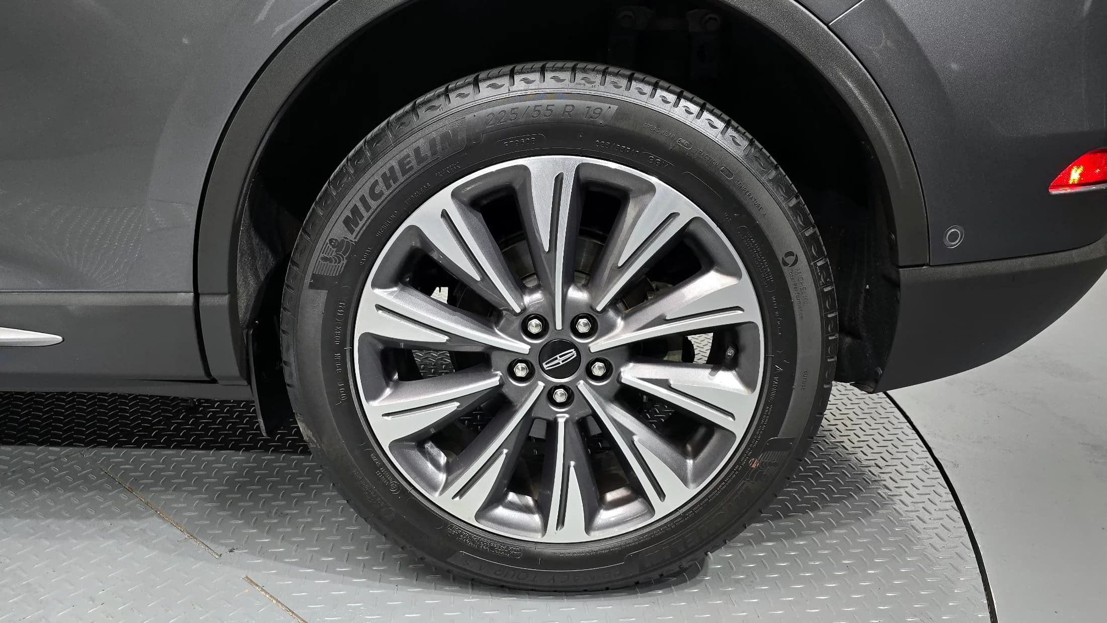 Lincoln Corsair 2.0 Reserve AWD, 2021 г. 30659 км. — фото 5