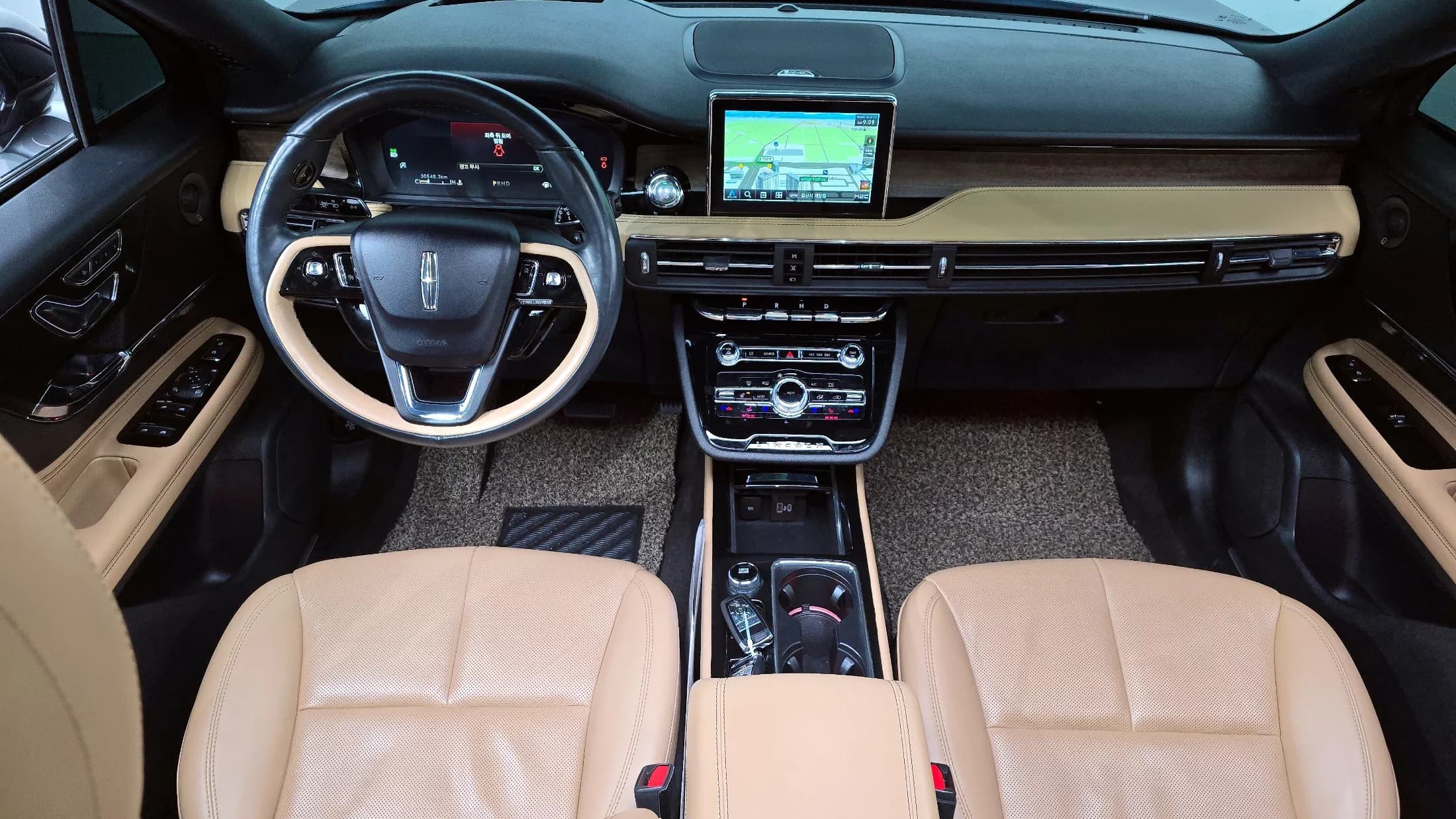 Lincoln Corsair 2.0 Reserve AWD, 2021 г. 30659 км. — фото 7