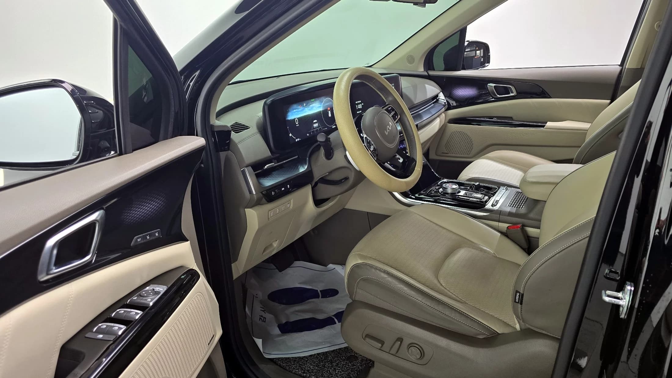Kia Carnival Gasoline 9-Seater Hi-Limousine Signature, 2022 г. 45193 км. — фото 10