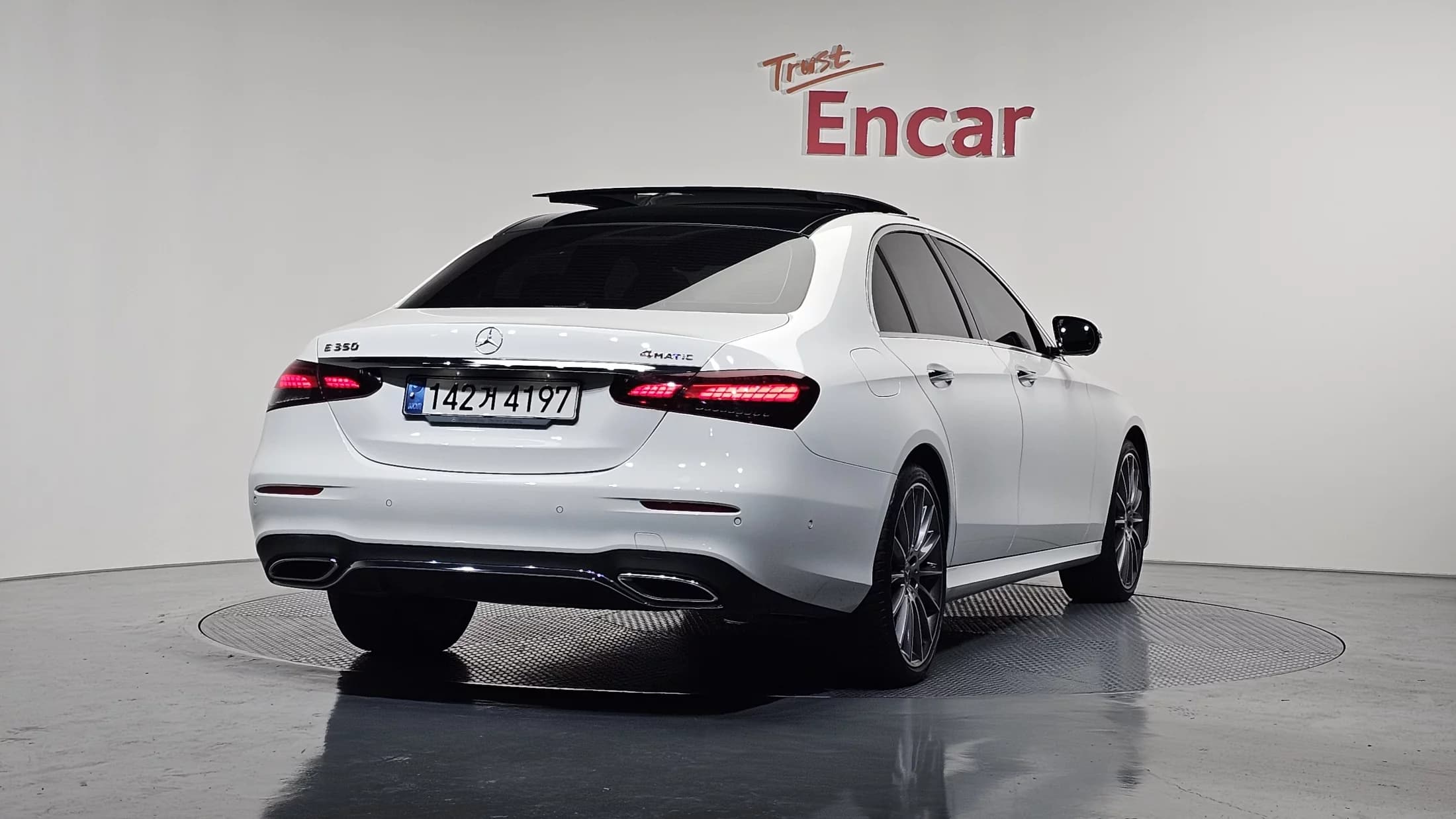 Mercedes-Benz E-Class E350 4MATIC AMG Line, 2021 г. 39944 км. — фото 2
